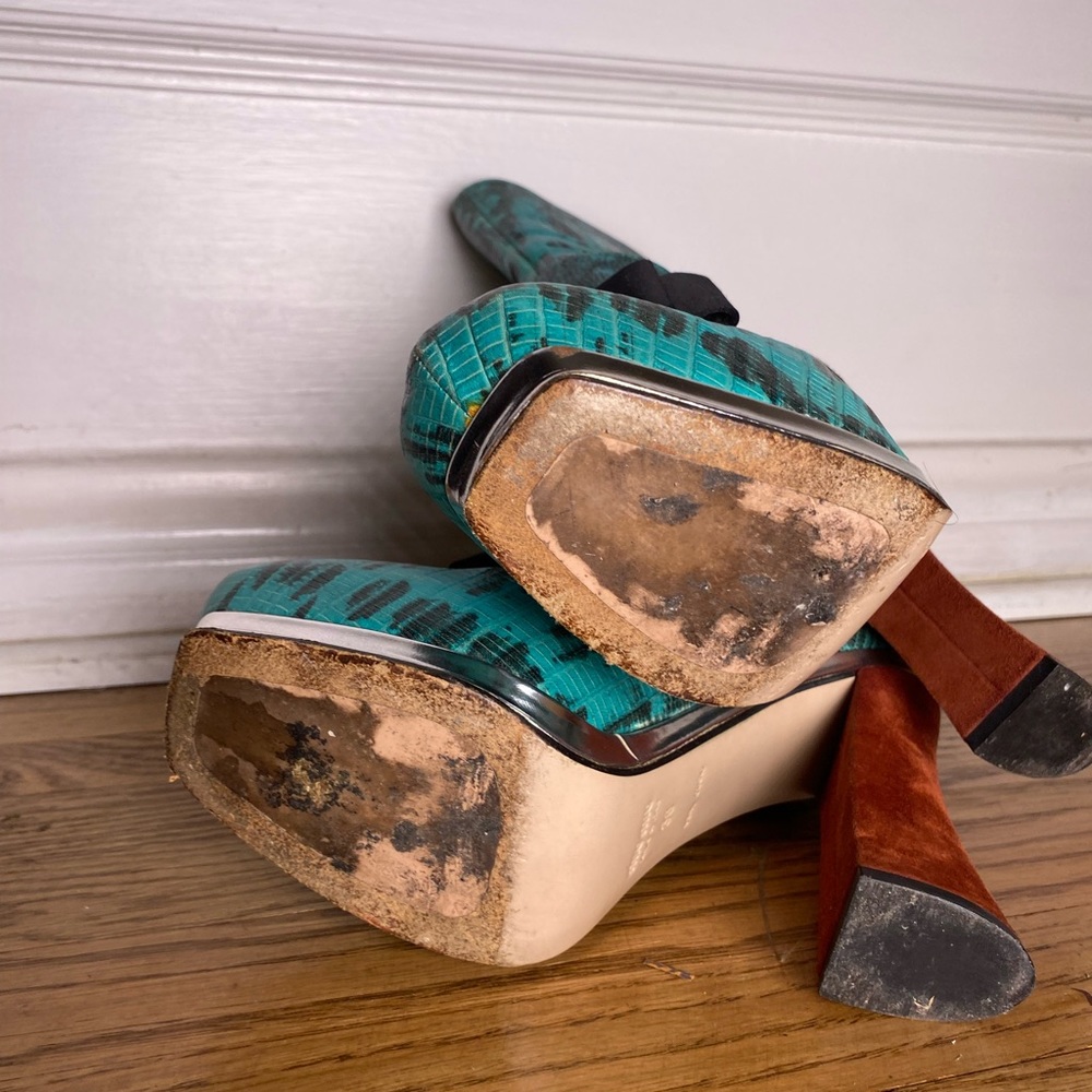 Miu-miu shoes Pavone leather animal
Woman shoes
Great condition
Size 6 - Picture 5 of 5
